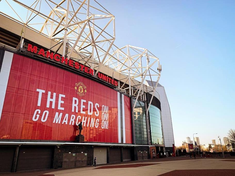 Modern Trafford 1Br Apartment-Free Parking-Cinema Room Manchester Eksteriør bilde