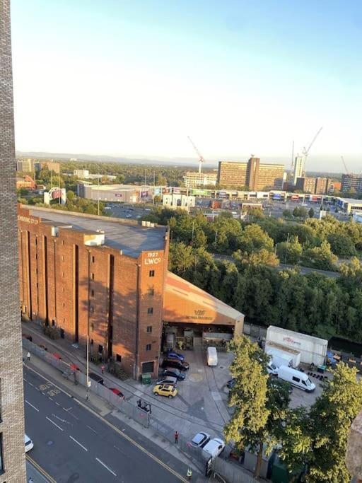 Modern Trafford 1Br Apartment-Free Parking-Cinema Room Manchester Eksteriør bilde