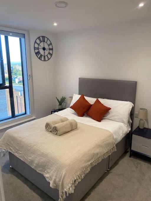 Modern Trafford 1Br Apartment-Free Parking-Cinema Room Manchester Eksteriør bilde