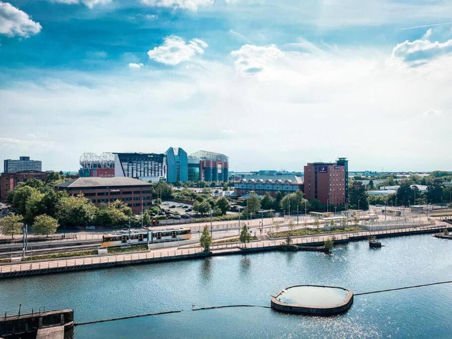 Modern Trafford 1Br Apartment-Free Parking-Cinema Room Manchester Eksteriør bilde