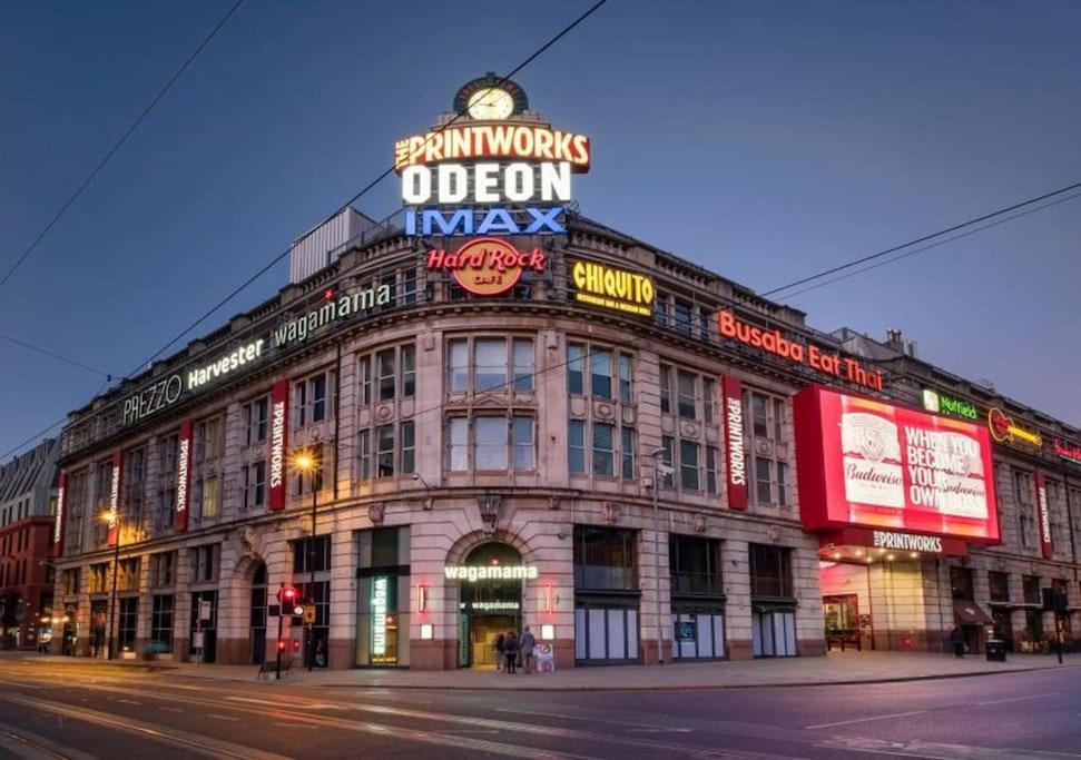 Modern Trafford 1Br Apartment-Free Parking-Cinema Room Manchester Eksteriør bilde