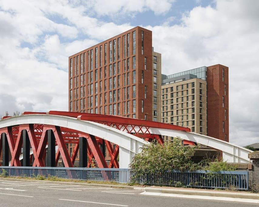 Modern Trafford 1Br Apartment-Free Parking-Cinema Room Manchester Eksteriør bilde