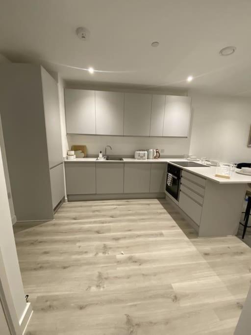 Modern Trafford 1Br Apartment-Free Parking-Cinema Room Manchester Eksteriør bilde
